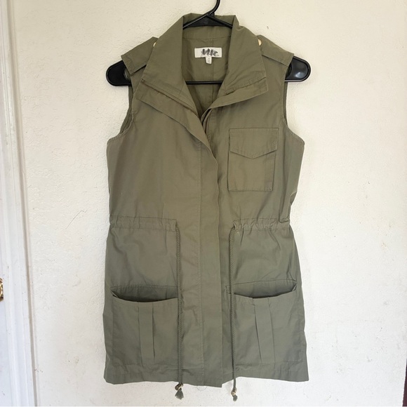 Charlotte Russe Jackets & Blazers - Charlotte Russe Green Utility Vest Lightweight Sleeveless. XS.